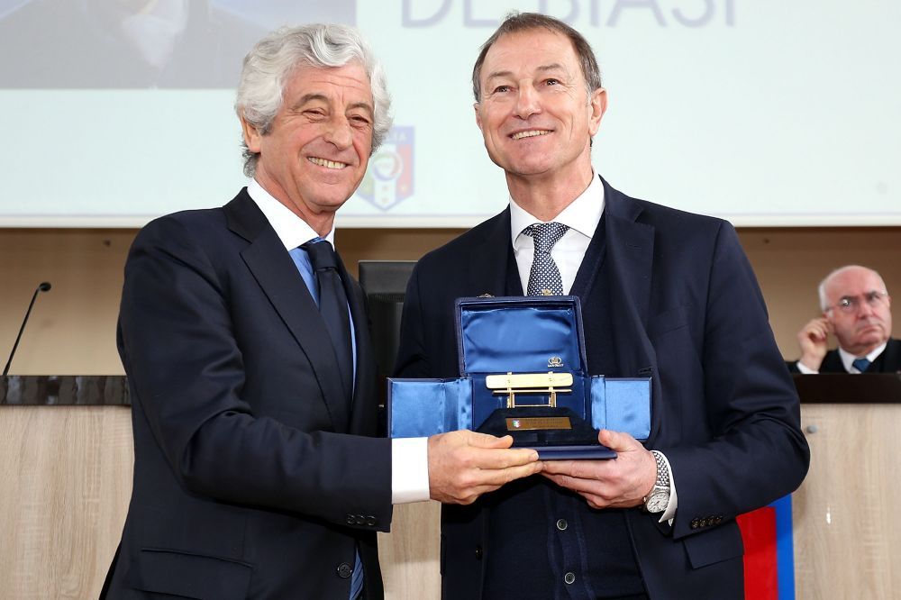 EUROPEDIA Secretele spectaculoase din vestiarul Albaniei, nationala pregatita sa scrie istorie la Euro! _4