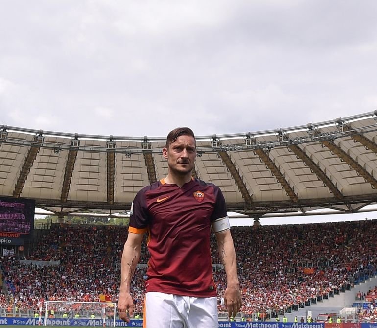 LEGENDA continua! Totti si-a prelungit contractul cu Roma si va juca pana la 40 de ani!&nbsp;