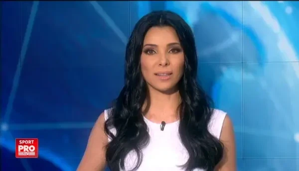 Aparitie surpriza la Paris! Chipul unei romance, alaturi de cel al lui Buffon, Zidane sau Van Basten! VIDEO