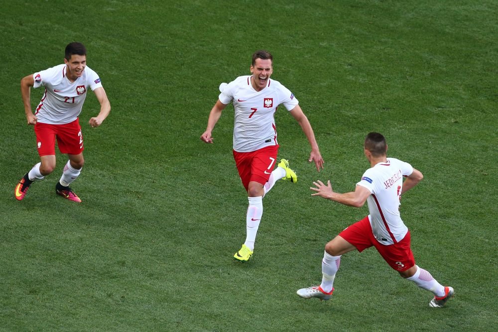Golul cu care noua senzatie a Poloniei si a Ajaxului, Milik, i-a adus victoria echipei sale in meciul cu Irlanda de Nord. VIDEO