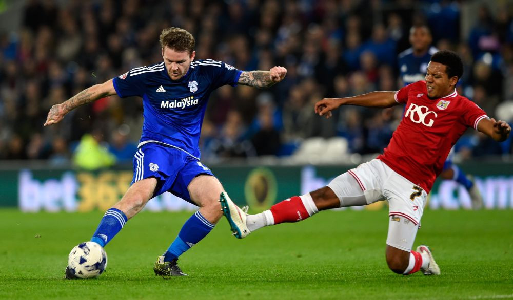 EUROPEDIA La 17 ani juca handbal iar 5 ani mai tarziu a fost numit capitanul nationalei de fotbal! Povestea vikingului care conduce Islanda_2