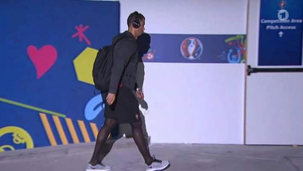 RECORD FAKER! Ronaldo, facut PRAF dupa jocul cu Austria! Portughezul, iroanizat pentru costumatia cu care a venit la meci. FOTO_3