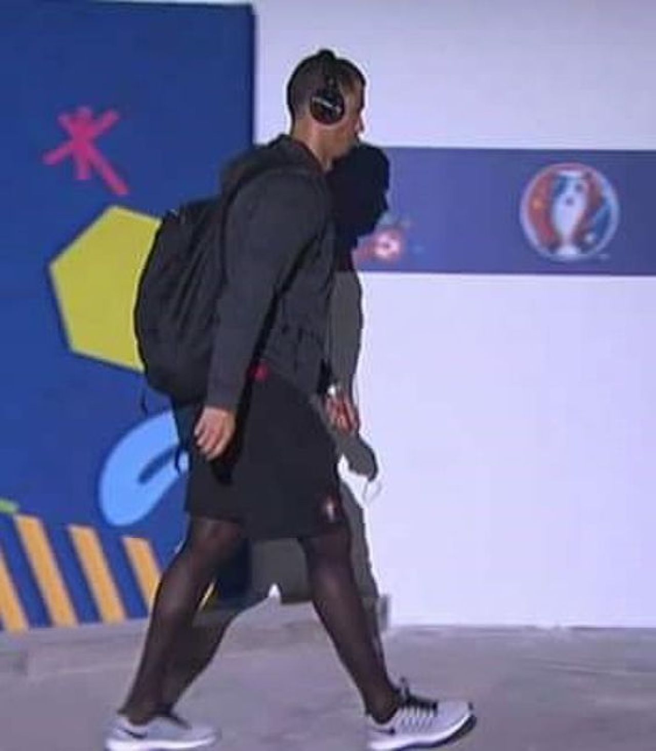 RECORD FAKER! Ronaldo, facut PRAF dupa jocul cu Austria! Portughezul, iroanizat pentru costumatia cu care a venit la meci. FOTO_8