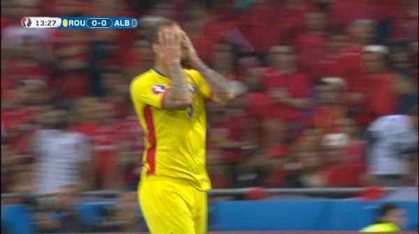 Faza absolut superba facuta de Alibec, care incearca un sut surprinzator de la distanta. VIDEO