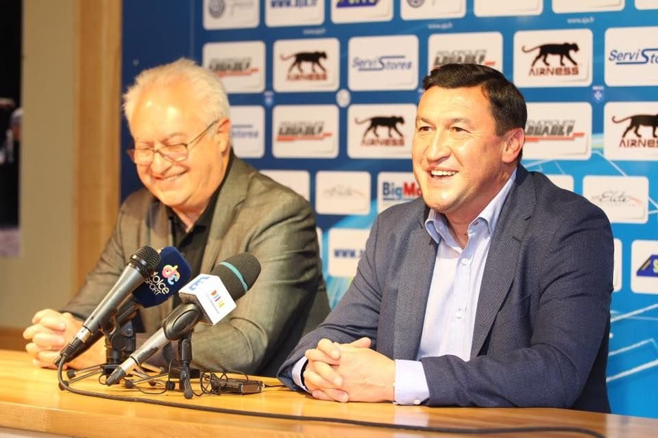 Obiectivul meu e clar, promovarea! Asta e echipa de Ligue 1 Viorel Moldovan a fost prezentat la Auxerre la 24 ore de la eliminarea Romaniei de la Euro