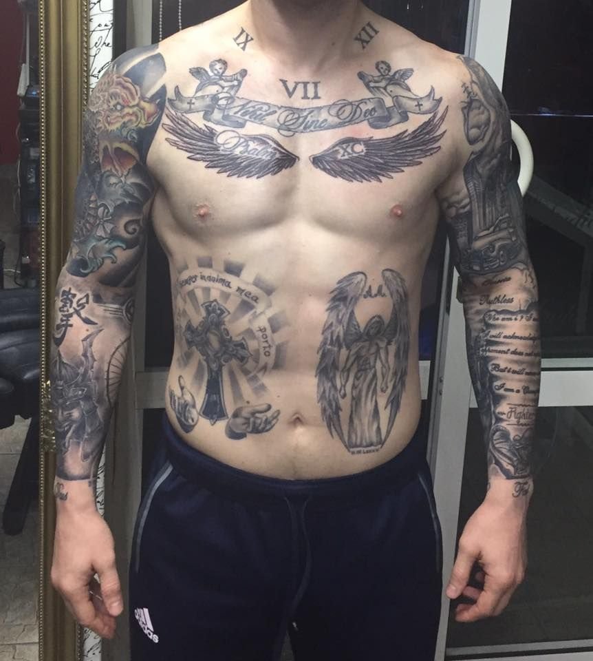 Cum arata cel mai PERICULOS politist de la brigada Antidrog! E plin de tatuaje si isi terorizeaza adversarii in ring! VIDEO_5