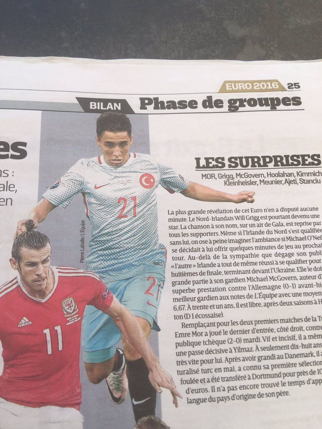 Si totusi...am prins si noi doua topuri :) L'Equipe a ales doi romani dupa faza grupelor: Tatarusanu e pe lista cu Schweinsteiger, iar Stanciu pe cea a surprizelor_2