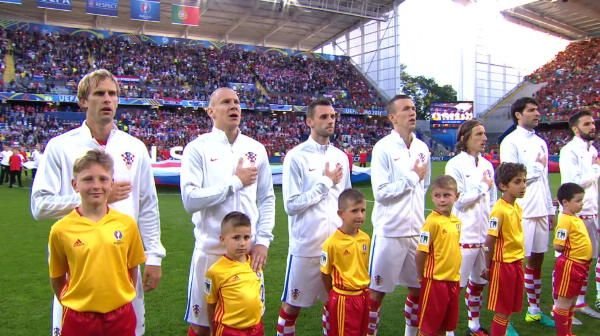 Lacrimi pentru Darijo Srna la imnul Croatiei inaintea meciuluci cu Portugalia