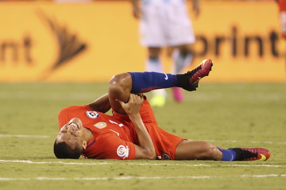 FOTO HORROR! Cum arata piciorul lui Alexis Sanchez dupa o intrare criminala la Copa America! Alerta la Arsenal dupa imaginea asta