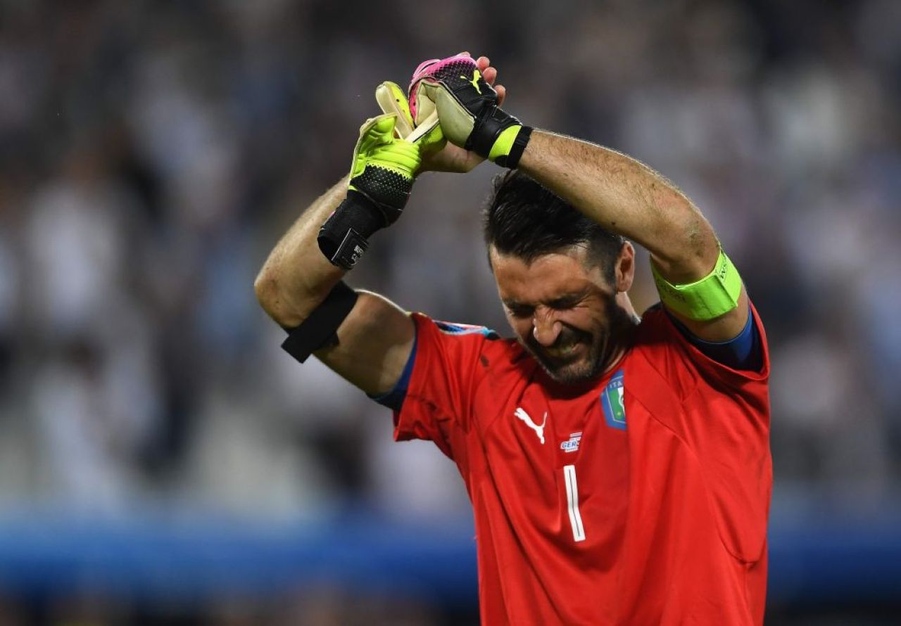 LACRIMI de campion! Buffon si-a luat adio de la EURO cu ochii in lacrimi: