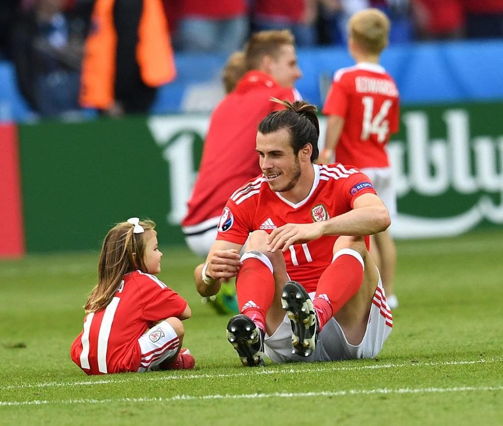 UEFA, nu FI REA! :) Seful turneului a interzis invadarea terenului de catre copiii jucatorilor galezi! 