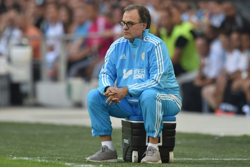 Nu degeaba i se spune Nebunul :) Bielsa si-a dat demisia de la Lazio dupa doar 48 de ore, italienii fac scandal si vor sa-l dea in judecata