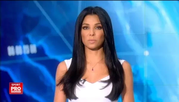 O luptatoare din America a facut striptease la cantarul oficial! Si-a dat jos lenjeria intima: cantarea cu 200 de grame in plus