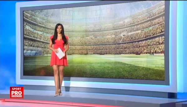 E banc? Nu, e pe bune! Van Persie s-a facut de ras la o faza in meciul cu FC Voluntari. Si el a inceput sa rada:) VIDEO