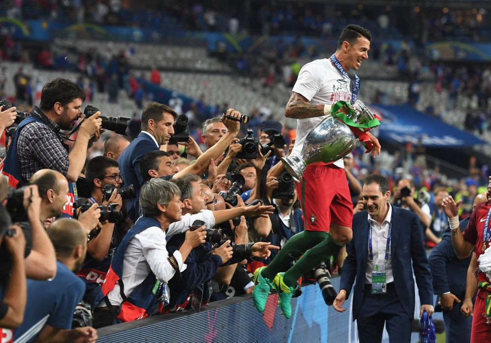 Sa-mi ecranizati povestea! Nu-mi vine sa cred, acum cativa ani jucam in liga a treia . Ascensiunea formidabila a unui portughez catre trofeul EURO