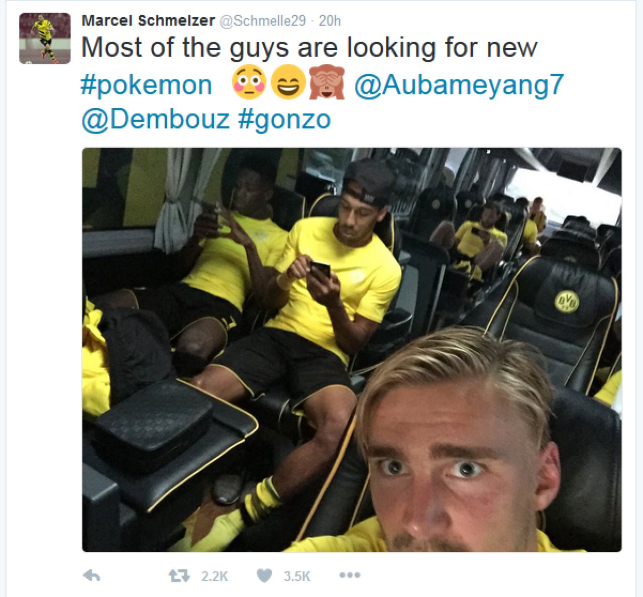 Ultima nebunie virtuala a ajuns si in fotbal. Jucatorii lui Dortmund vaneaza POKEMONI intre antrenamente :)) FOTO_1