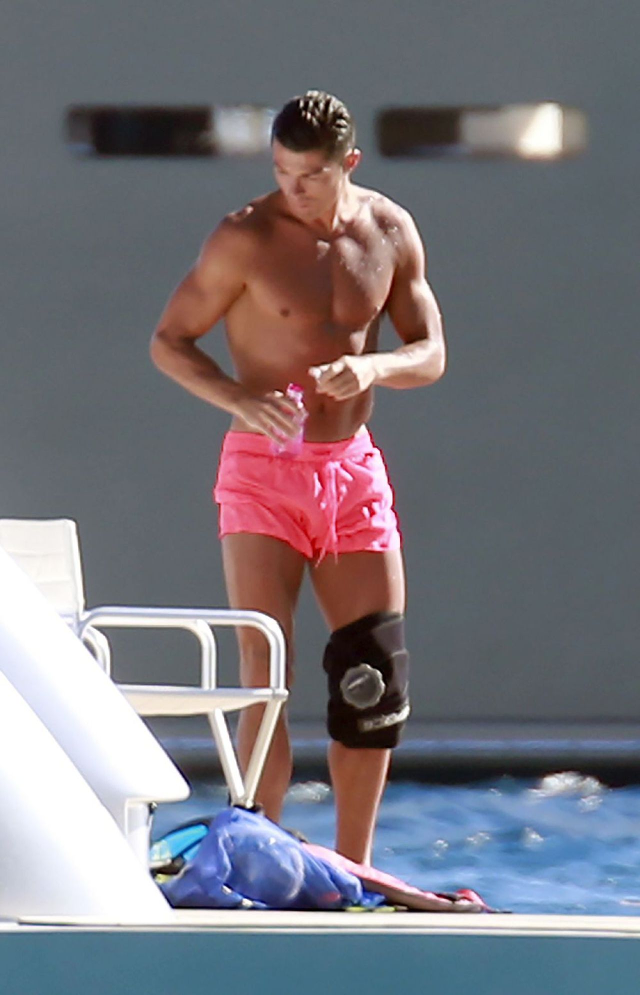 Imagini superbe cu Ronaldo in rolul de tata. Portughezul se reface alaturi de fiul sau si de familie pe un yacht - GALERIE FOTO_2