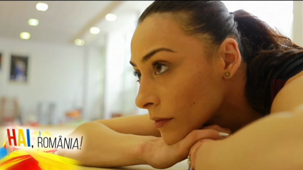HAI, ROMANIA. A renuntat de doua ori la gimnastica, dar a revenit sa scrie istorie pentru Romania la JO! Povestea portdrapelului Romaniei la Rio, Catalina Ponor
