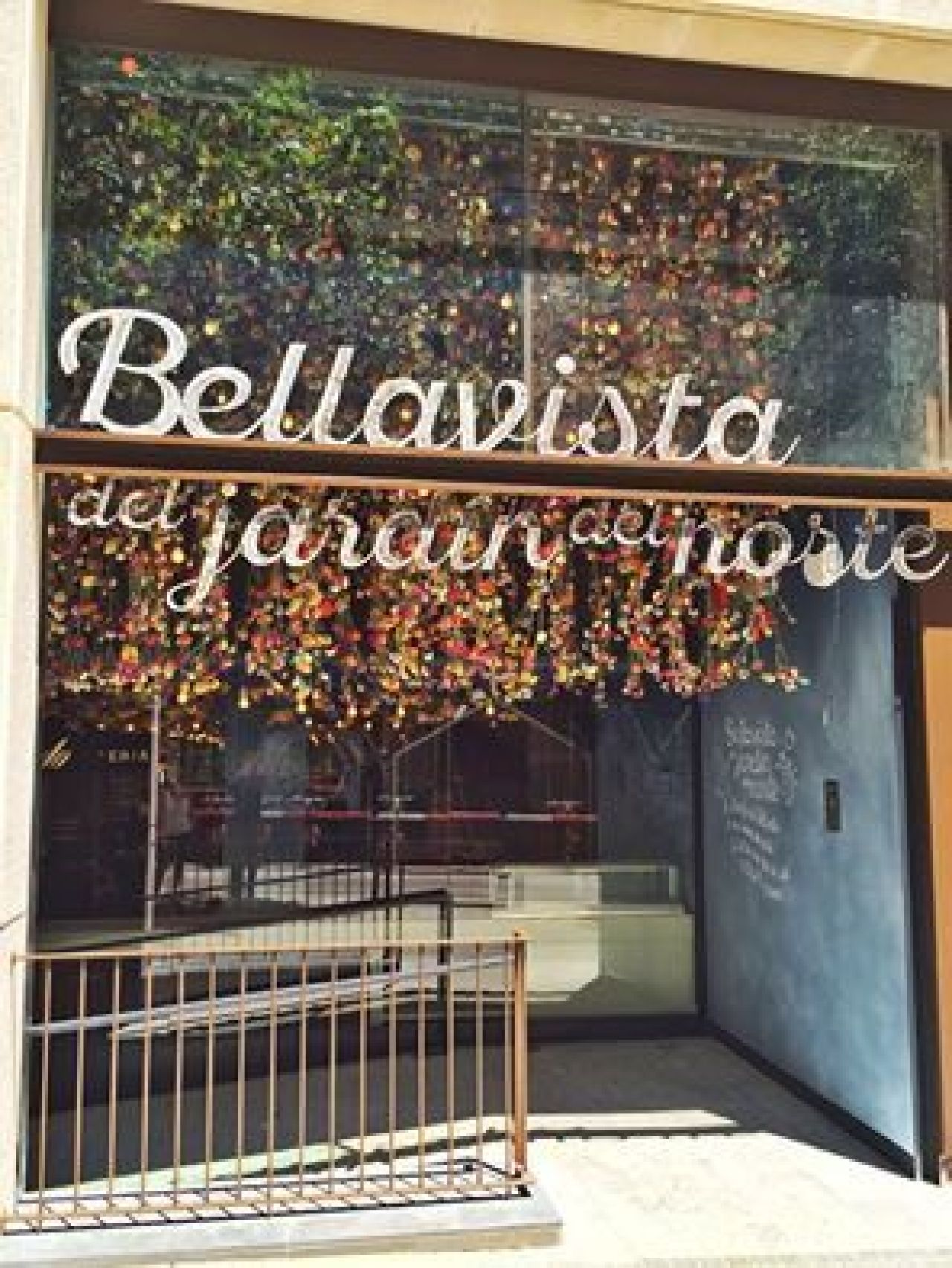 FOTO Messi si-a deschis restaurant in Barcelona. Cum arata localul inspirat din orasul sau natal din Argentina_3