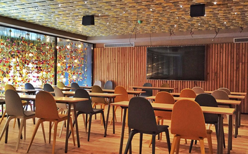 FOTO Messi si-a deschis restaurant in Barcelona. Cum arata localul inspirat din orasul sau natal din Argentina_7