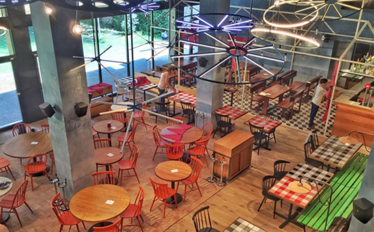 FOTO Messi si-a deschis restaurant in Barcelona. Cum arata localul inspirat din orasul sau natal din Argentina_10