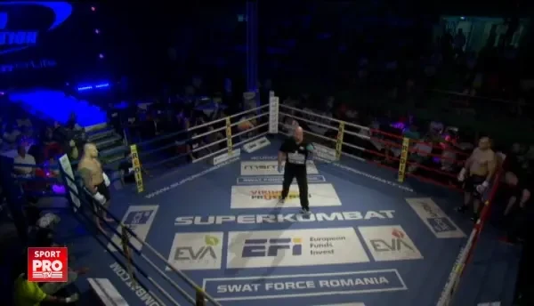 FABULOS! Doi fosti rugbysti romani s-au batut aseara in ring! KO BRUTAL cum rar vezi - VIDEO