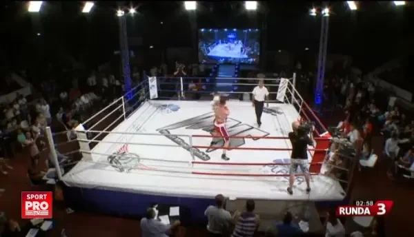 Bilghin Mustafa il invinge prin KO tehnic in repriza a treia pe Marius Petre