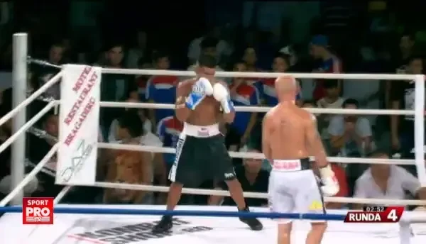 Robert Gusti il invinge la puncte, dupa 4 reprize, pe Sorin Pantera Tanasie