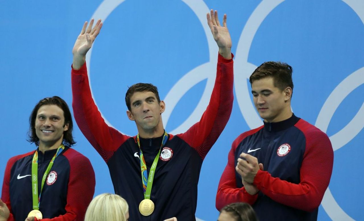 LACRIMILE LUI PHELPS! Momentul emotionant in care legenda din inot si-a luat adio cu un ultim aur cucerit in cariera. Vezi imagini_6