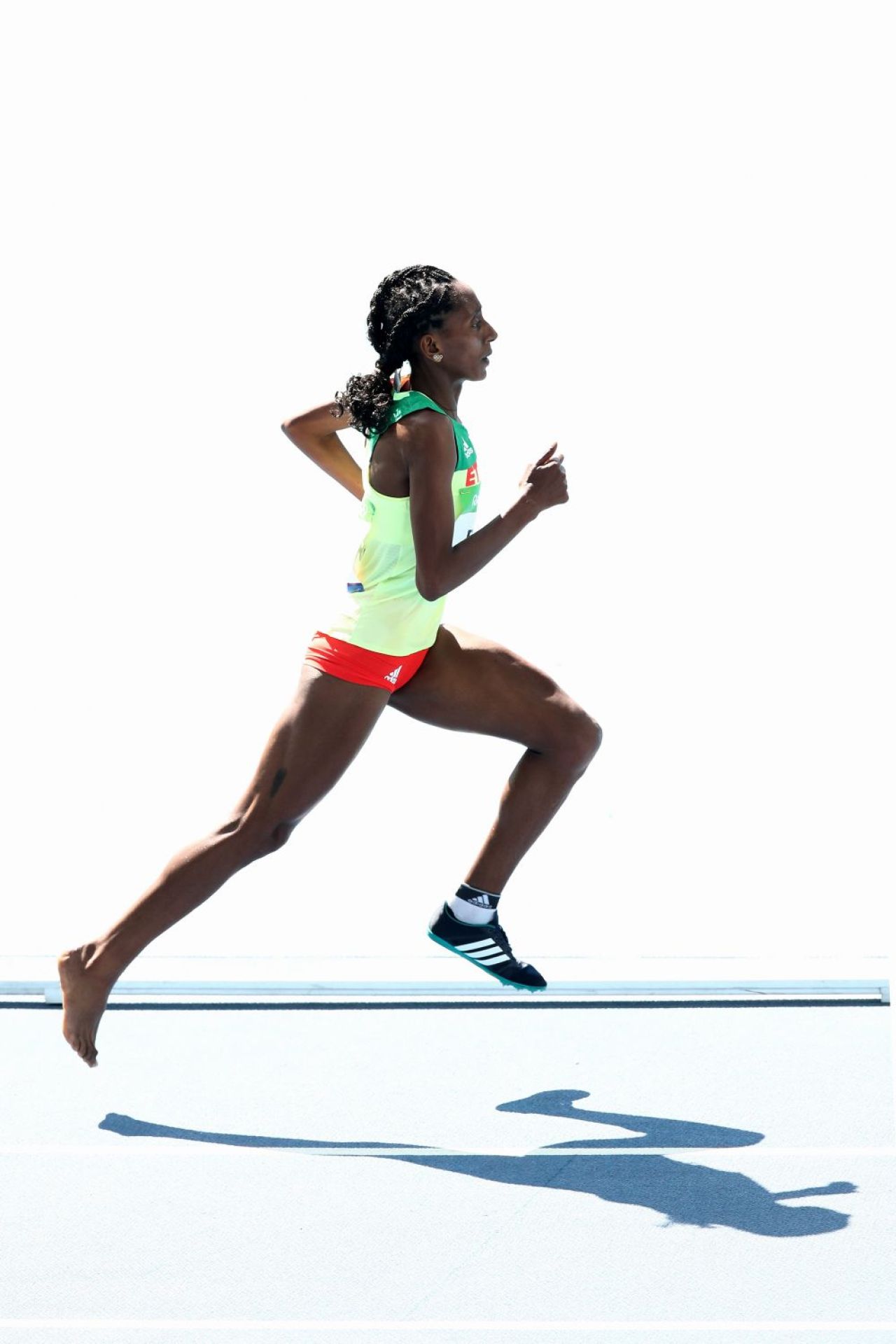 Imagine UNICA la Rio! Atleta care a alergat DESCULTA la 3000m, dupa ce si-a pierdut gheata pe pista! Ce s-a intamplat la final va intra in istorie_2