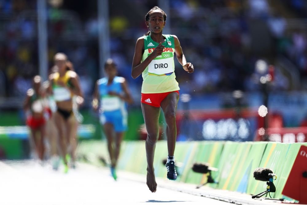Imagine UNICA la Rio! Atleta care a alergat DESCULTA la 3000m, dupa ce si-a pierdut gheata pe pista! Ce s-a intamplat la final va intra in istorie_4