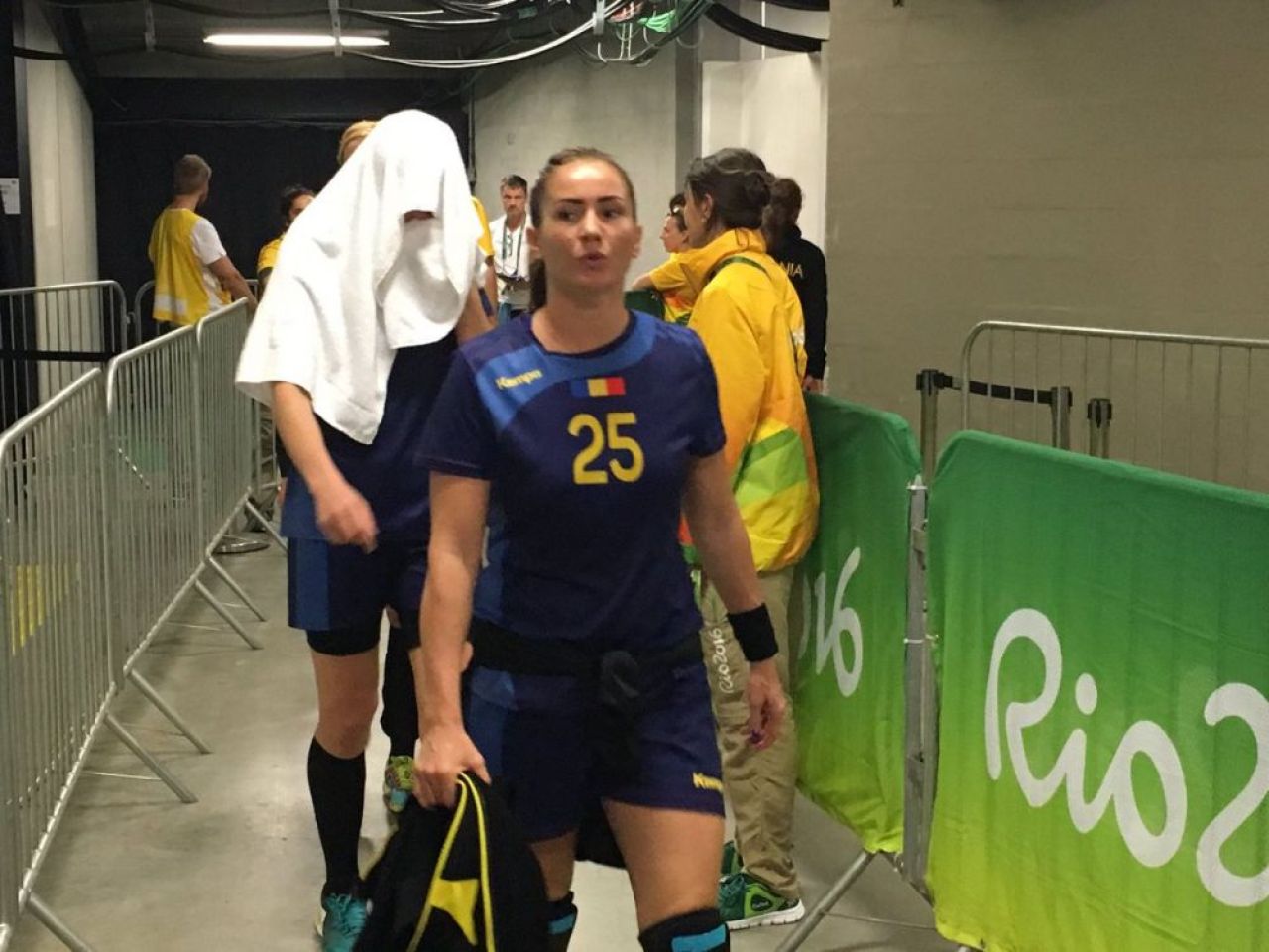 LACRIMILE UNEI CAMPIOANE! Cristina Neagu a plans la vestiar dupa infrangerea cu Norvegia! Romancele, devastate de eliminare. FOTO_3