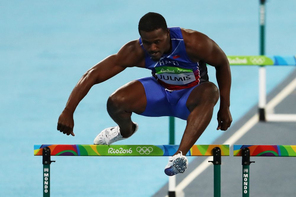 Imagini incredibile la Rio! Ce a patit acest atlet la 110 metri garduri, dupa ce l-a imitat pe BOLT in startul cursei :))_2