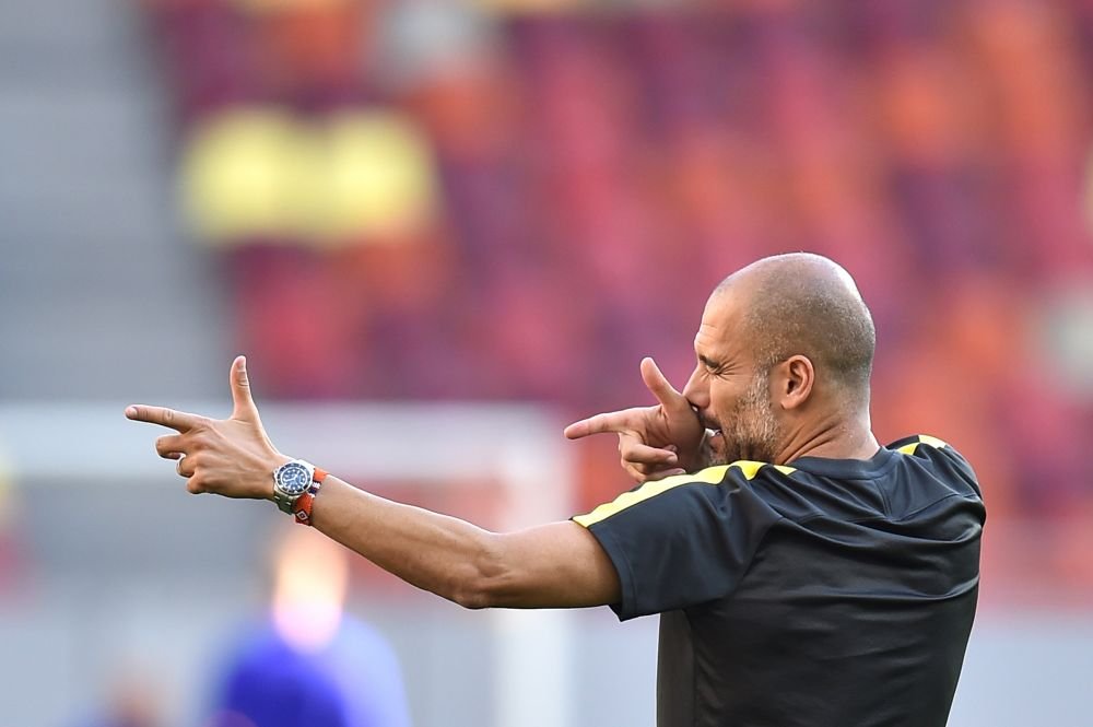 Fanii lui Manchester City i-au compus un CANTEC lui Guardiola dupa victoria cu 5-0 in fata Stelei! Ce i-au cantat. VIDEO