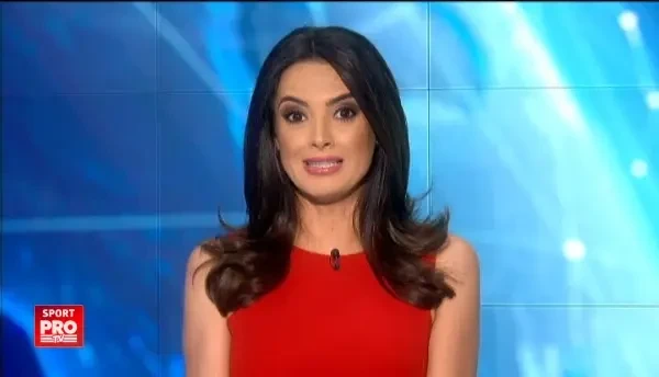 Un roman vrea sa bata un nou record cu mingea de fotba la baschet! Ce lovitura incredibila a dat