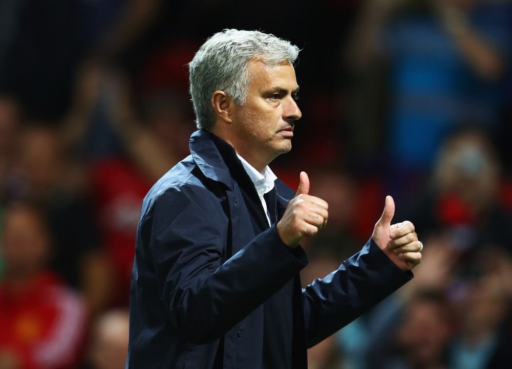 Dupa ce a dat 200.000.000 de euro pe Pogba, Mkhitaryan si Bailly, Mourinho a mai facut un transfer! De 1000 de ori mai ieftin :))