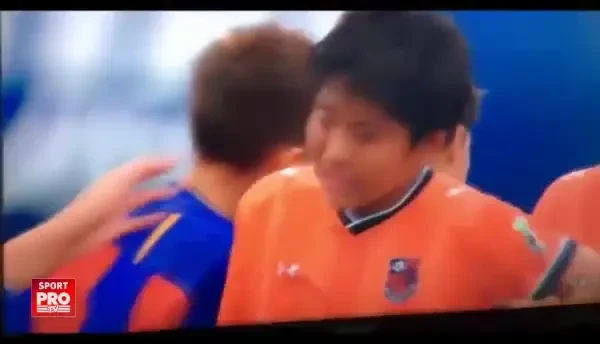 Lectie fenomenala de fair-play! Gestul emotionant facut de pustii U12 ai Barcelonei dupa ce si-au invins adversarii. VIDEO