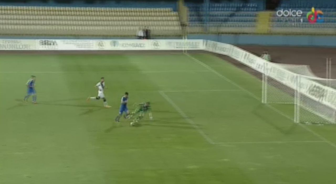 Cea mai mare ratare a campionatului pana acum. Faza incredibila cu Tucudean in prim-plan: a driblat portarul si a avut poarta goala in fata. Ce s-a intamplat_2