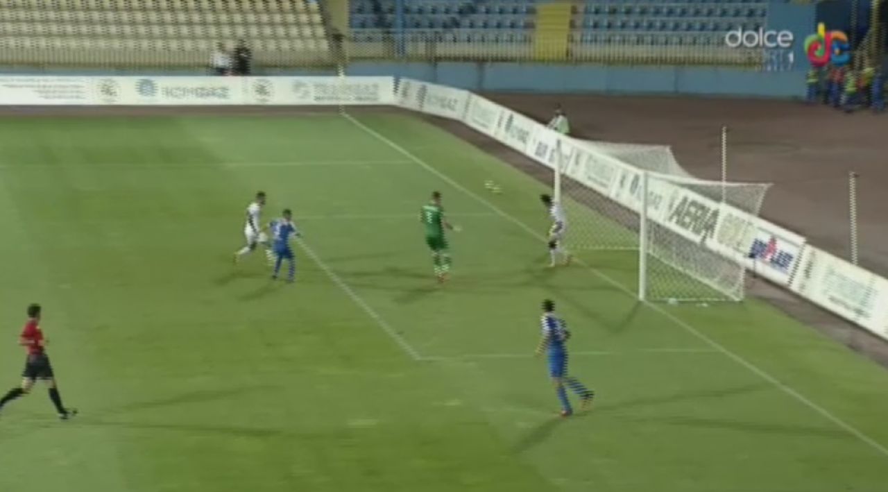 Cea mai mare ratare a campionatului pana acum. Faza incredibila cu Tucudean in prim-plan: a driblat portarul si a avut poarta goala in fata. Ce s-a intamplat_5