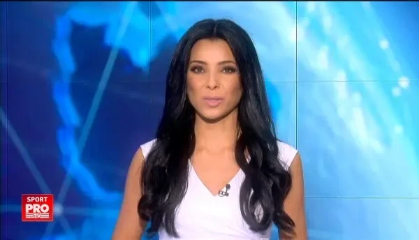 Trofeul pentru care se bat toti milionarii Europei e in continuare in Romania. Liga Campionilor a ajuns la Bacau, fanii au facut coada pentru poze