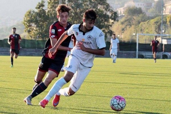 Inca un pusti roman se afirma in Italia: Claudiu Micovschi, gol si pasa de gol la Genoa Primavera. Coreano-craioveanul Hery Kim a ajuns si el la Sassuolo