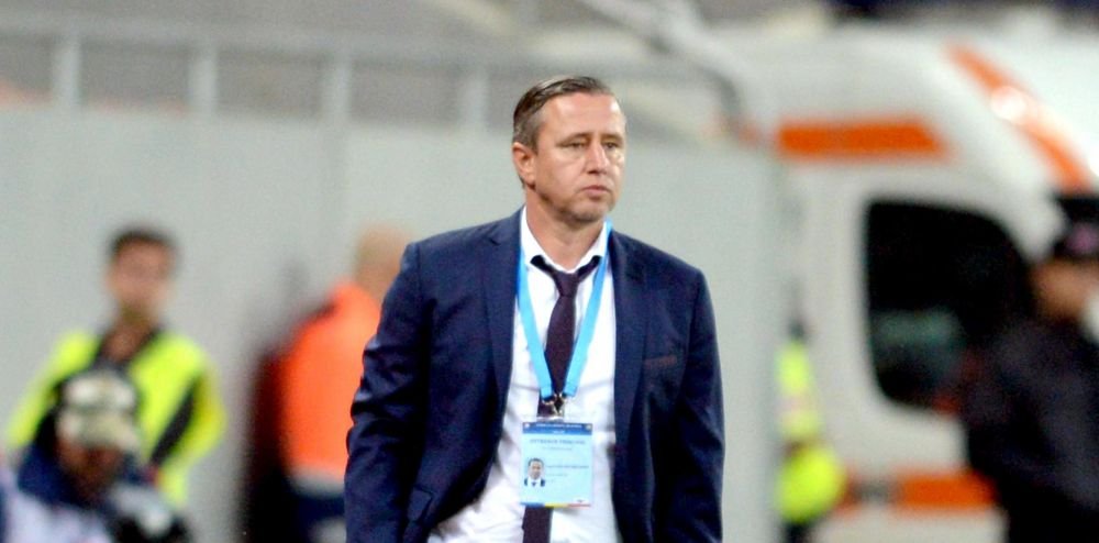 Ramane fara 11 jucatori? Situatie complicata pentru Reghe in momentul in care incerca sa dea RESTART echipei | Joi, Steaua - Villarreal e live la ProTV, 20:00