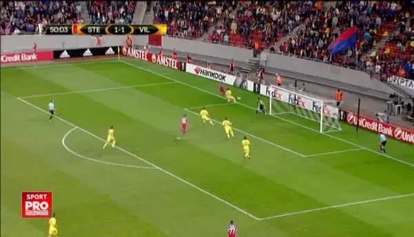 Steaua cere penalty dupa un hent in careu