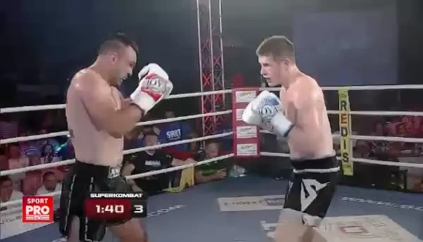 Cel mai DUREROS cadou de nunta! :) Sebi Ciobanu, victorie la IASII Ringului! Ce a facut sotia la finalul meciului