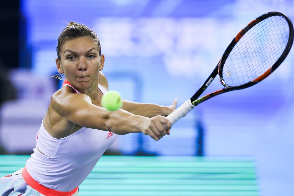 ZHANG BANG! Simona se opreste in optimi dupa ce a fost invinsa de locul 36 WTA in doar 60 de minute.&nbsp;Halep - Shuai Zhang 0-6 3-6!
