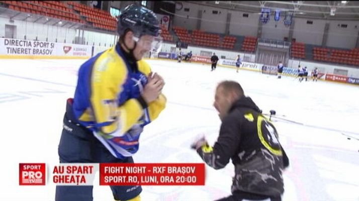 Luptatorii de MMA s-au luat la tranta cu hocheistii inaintea galei RXF Fight Night, transmisa luni seara, de la 20:00, la Sport.ro | VIDEO