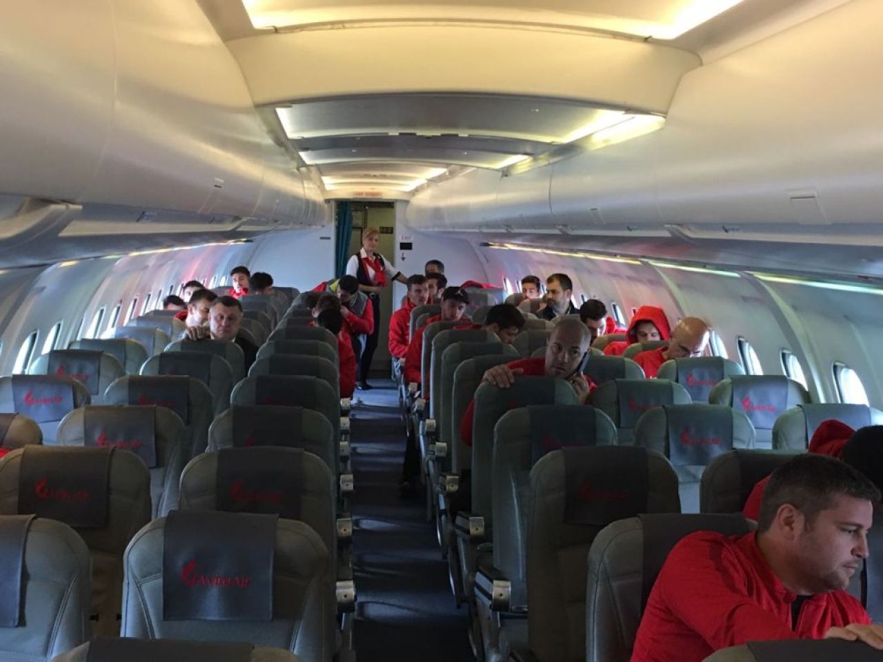 Dinamo a lasat-o pe Steaua fara avion! Cum au modificat aeronava pe care Steaua isi pusese emblema. FOTO_11