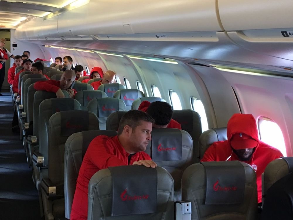 Dinamo a lasat-o pe Steaua fara avion! Cum au modificat aeronava pe care Steaua isi pusese emblema. FOTO_12