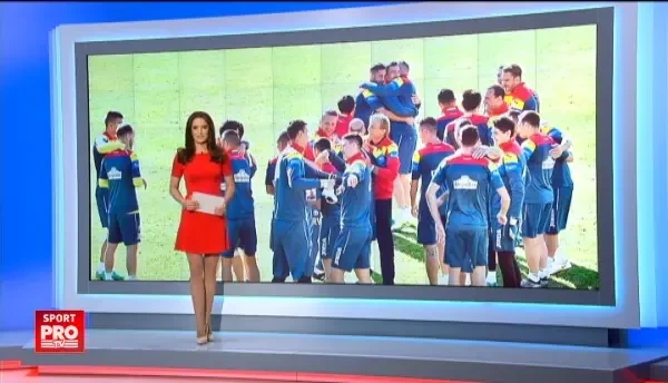 Noul ritual al lui Daum la antrenament: toata lumea sa se ia in brate! Jucatorii au izbucnit in ras, dar au executat, Daum i-a luat pe toti la rand :) VEZI IMAGINI