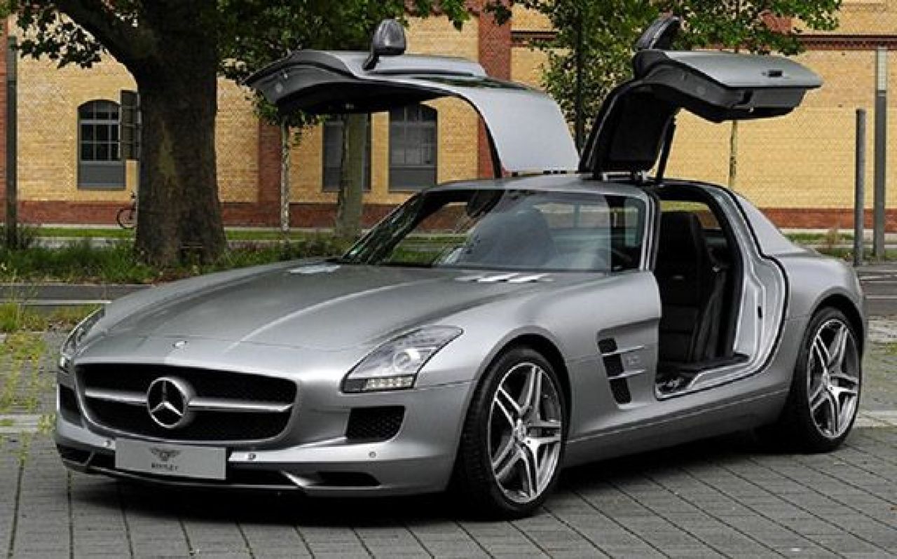 TOP 10 cele mai tari si scumpe masini de fotbalisti! Beckham e pe 3 cu un Rolls Royce. Ce loc ocupa Cristiano Ronaldo in clasament_1
